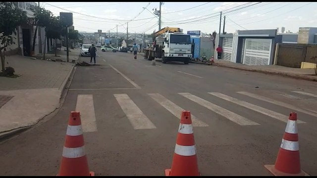 Trecho da Rua Xavantes está interditado para instalação de novo radar