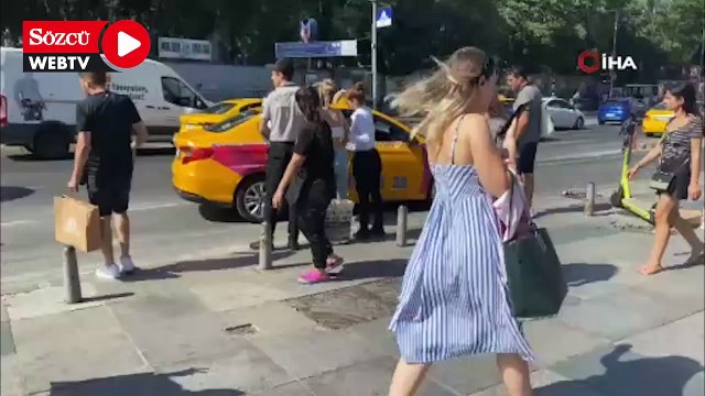 Rahatsızlanan kadını araçlarına almayan taksiciler cep telefonu kamerasıyla görüntülendi