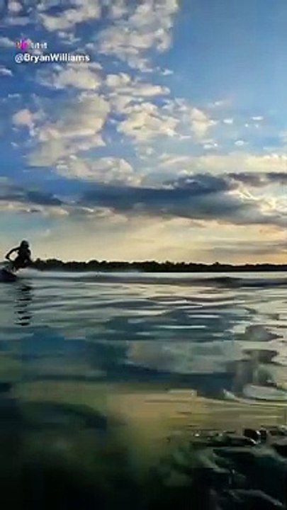 Speeadboat stunt.