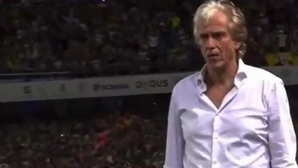 Herkes, Fenerbahçe'nin 4. golünden sonra Jorge Jesus'un rakip kulübeye yaptığı hareketi konuşuyor