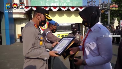 Pemberian Penghargaan Kepada Anggota Polres Tulungagung Yang Berprestasi