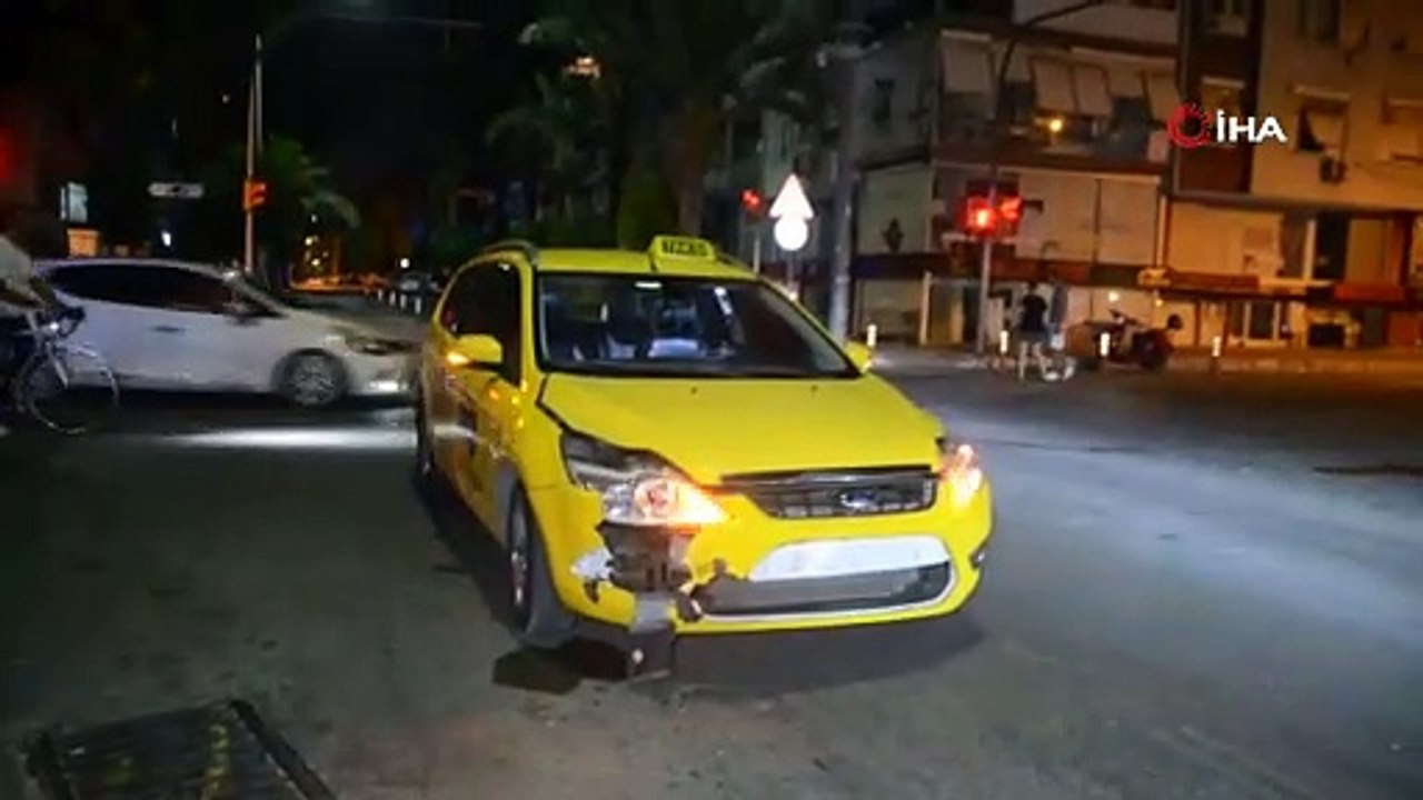 Otomobil ile motosiklet çarpıştı- 1’i ağır 2 yaralı