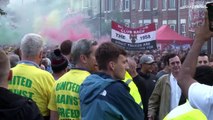 Adeptos do Manchester United protestam contra donos do clube