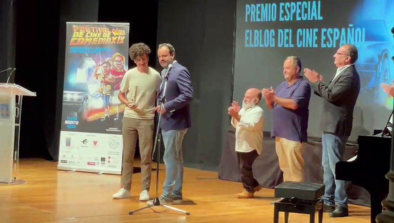 Entrega Premio de El Blog de Cine Español al mejor cortometraje en el Festival de Cine de Comedia de Tarazona y el Moncayo a "La entrega", de Pedro Díaz