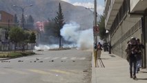 Duros enfrentamientos entre cocaleros y policía en las calles de La Paz