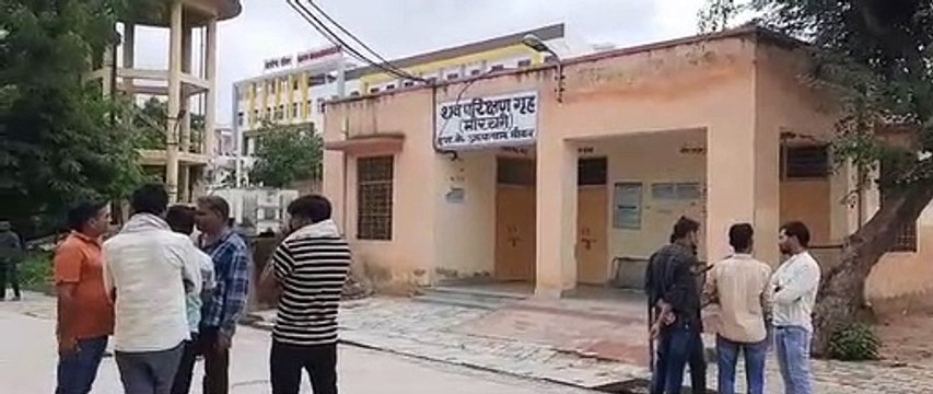 भीषण हादसा: कार व ट्रक की भिडंत में सेना के जवान व पत्नी की मौत, कार के उड़े परखच्चे