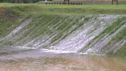 '100년 홍수' 버텨낸다!...가공할 내구성의 친환경 제방 보강 / YTN