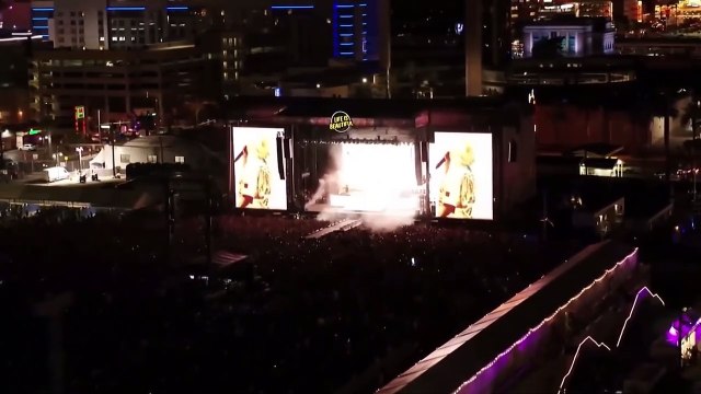 Billie Eilish chante Happier Than Ever en live