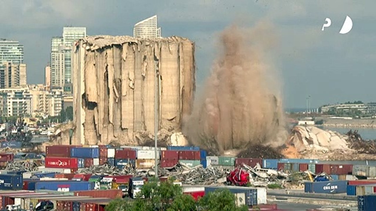Mais desabamentos nos silos do porto de Beirute