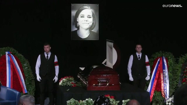 Centenas de pessoas no último adeus a Daria Dugina