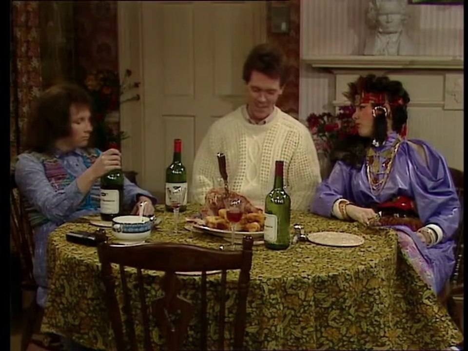 Girls on Top (1985) S02E02 - Big Snogs - Hugh Laurie / Tracey Ullman / Dawn French / Jennifer Saunders / Ruby Wax