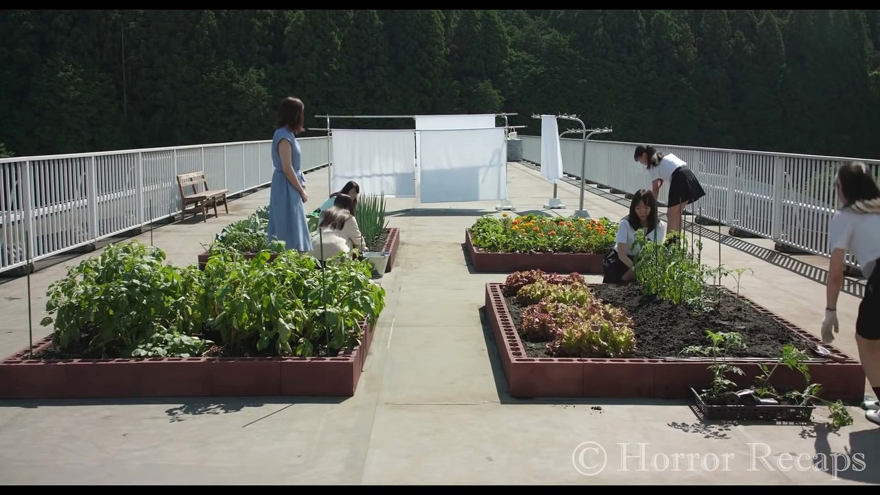 Students Must Survive A Zombie Outbreak That Infects Their High School