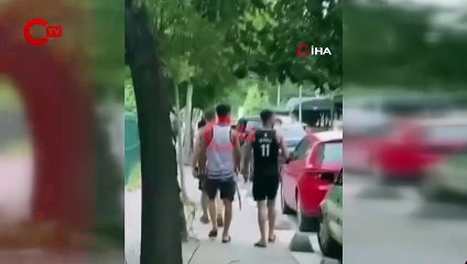 Sokak ortasında kılıçla yürüyen ve paniğe neden olan 3 şahıs set ekibi çıktı