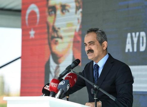 BAKAN ÖZER KÖY OKULLARIMIZI YIL SONUNA KADAR ONARIMDAN GEÇİRECEĞİZ