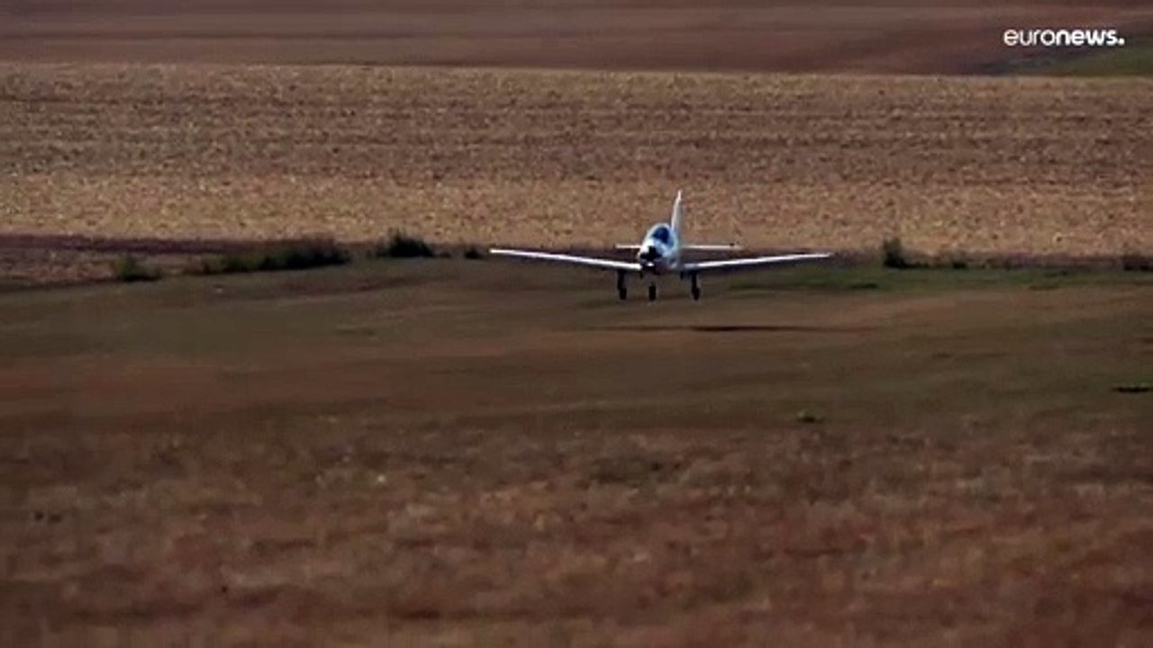 Einmal um die Erde: Junger Pilot kurz vor Weltrekord