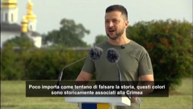 Zelensky: bandiera Ucraina tornerà anche nei territori occupati