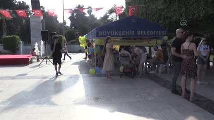 Ukraynalılar el işi ürünlerinin gelirini ülkelerine gönderecek