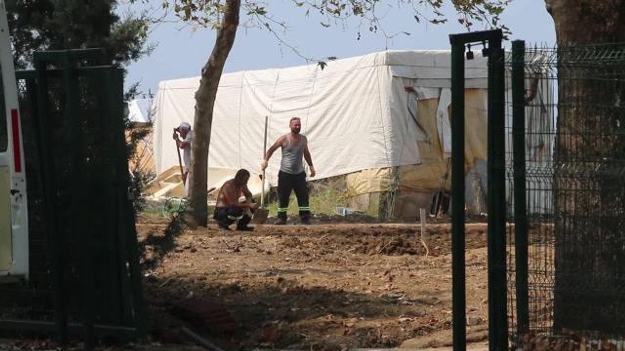 Okula Dönüştürdüğü Bina Düğün Salonuna Çevrilen Eğitimci Mesut Acar: "Okul Mu, Düğün Salonu mu Önemli"