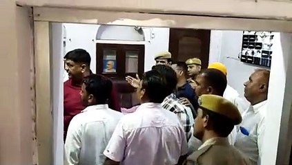 मॉब लिंचिंग मामले में विवादित बयान पर भाजपा नेता की गिरफ़्तारी, रामगढ़ थाने  में विधायक और थानाधिकारी के  बीच हुई नोक-झोंक,देखे वीडियो