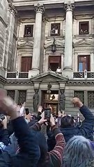 La arenga a CFK en las inmediaciones del Congreso, con marcha incluida