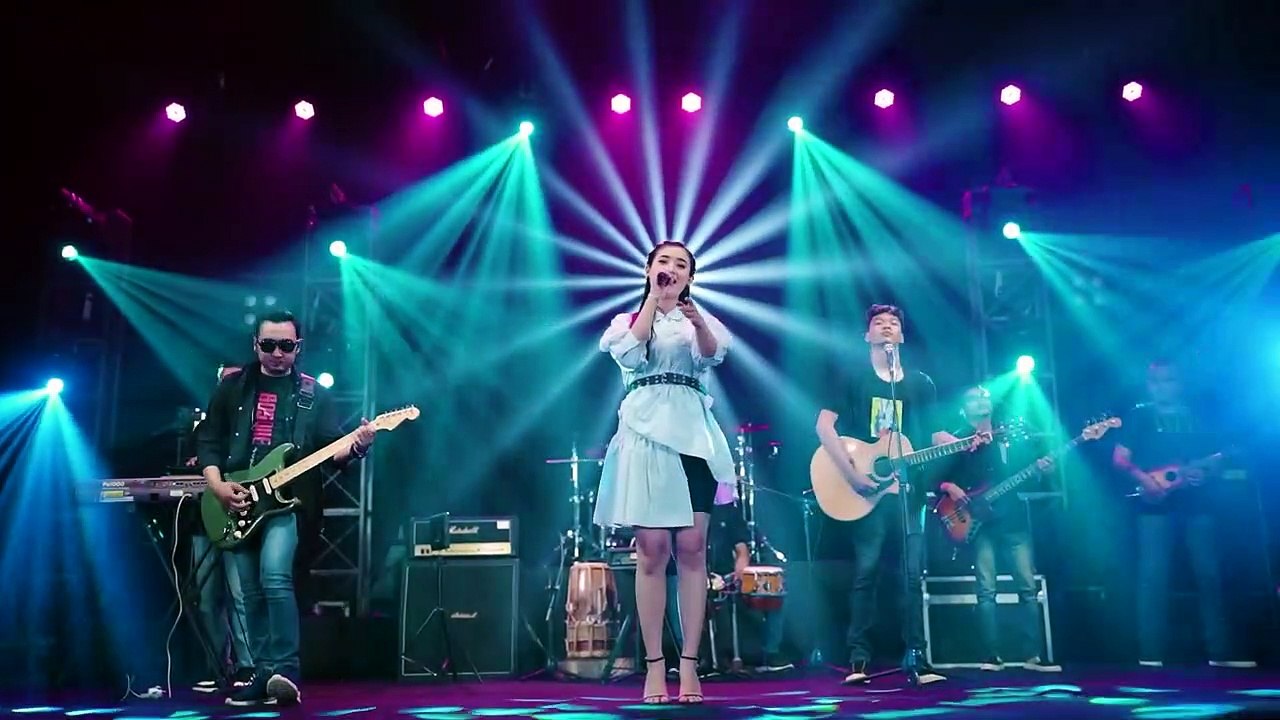 Dangdut terbaru 2022 Yeni Inka - TIARA - Jika Kau Bertemu Aku Begini