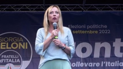Meloni inicia campaña electoral asegurando que no quiere "salir de la UE"