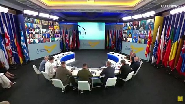 Ucrânia reforça apoios de líderes mundiais em fórum para a Crimeia