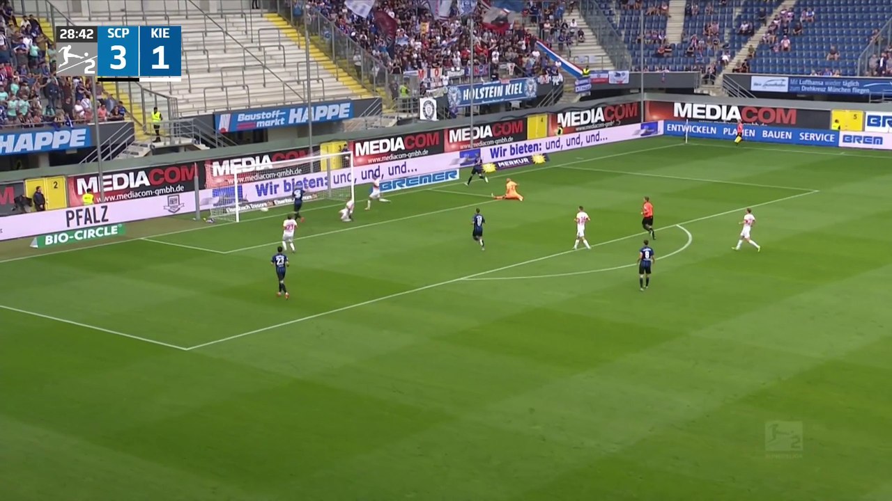 Paderborn v Holstein Kiel