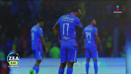 Afición de Cruz Azul encara a los jugadores tras recibir goleada