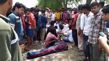 पुलिस की पिटाई से युवक की मौत, ग्रामीणों ने शव रखकर दिया धरना