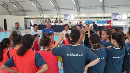 Muğla yerel haberi... Bodrum Belediye Başkanı Aras'tan Sporculara Ziyaret