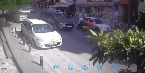 Son dakika gündem: KÜÇÜKÇEKMECE'DE 2 ARKADAŞIN ÖLDÜRÜLDÜĞÜ ANLAR KAMERADA