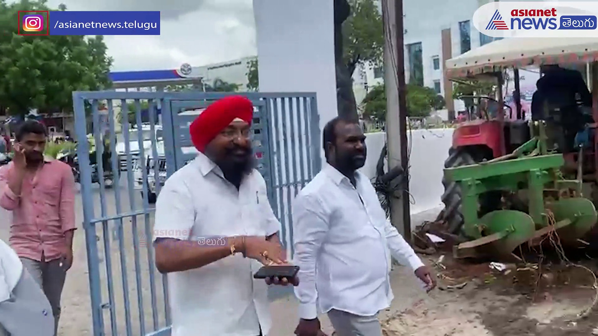 సీఎం కేసీఆర్ సన్నిహితుడు అరెస్ట్... కరీంనగర్ లో ఉద్రిక్తత 