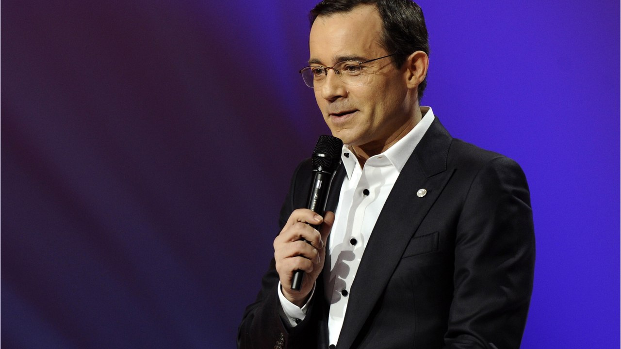 GALA VIDEO - Jean-Luc Delarue: pourquoi il ne quittait jamais son oreillette lors de l'émission Ça se discute