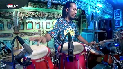 SCATTER - Arneta Julia