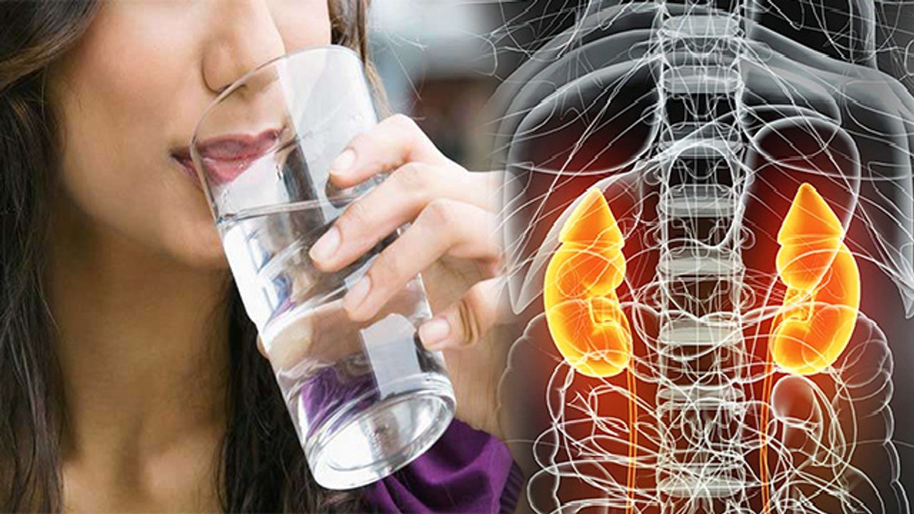 गुनगुना पानी पीने से क्या होता है । गुनगुना पानी पीने के नुकसान । Boldsky *Health