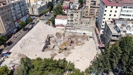 'DÜNYANIN EN SAÇMA BİNASI'NIN GECİKEN YIKIMINA PARA CEZASI