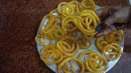 15 Minute me Kurkuri Rasili Jalebi Recipe Hindi - कम सामान में जलेबी की विधि हलवाई जैसे जलेबी  Jalebi Recipe  Crispy Jalebi