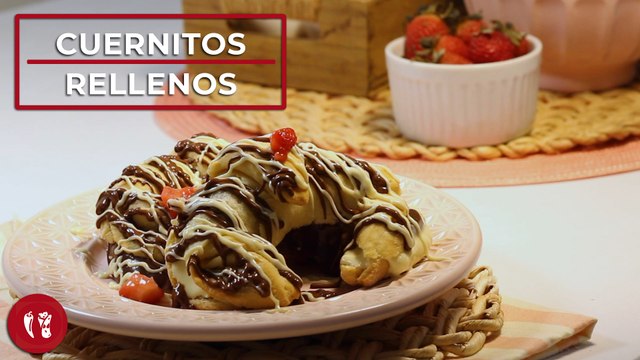 Cuernitos rellenos | Receta de postre internacional | Directo al Paladar México