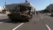 في عيد الاستقلال.. أوكرانيا تستعرض آليات روسية مدمرة في قلب كييف