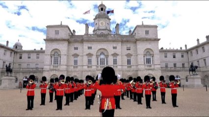 La Guardia Scozzese suona "Stefania" che ha vinto l'Eurovision