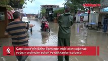 Ezine’de sokak ve iş yerlerini su bastı