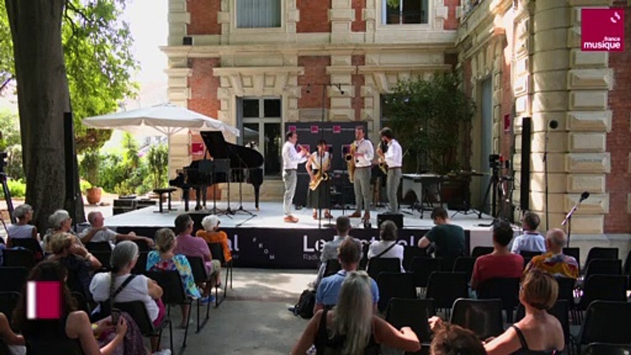 Béla Bartók : Romanian Folk Dances - Pe loc