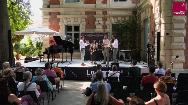 Béla Bartók : Romanian Folk Dances - Poarga Românească / Mărunțel