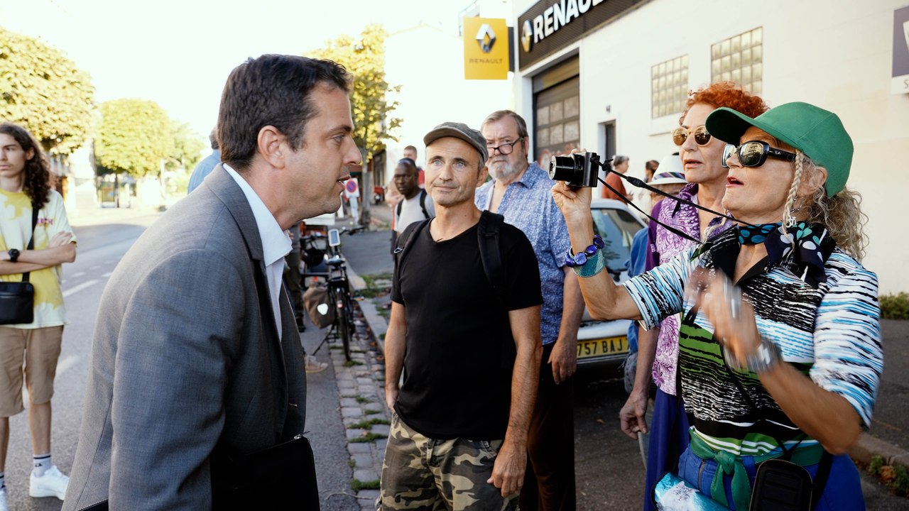 À Montreuil, des habitants déterminés stoppent un chantier d’abattage d'arbres