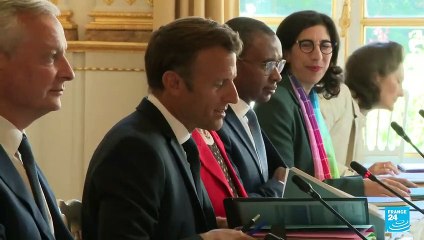 Presidente Macron asegura que se acabó la época de abundancia en Francia