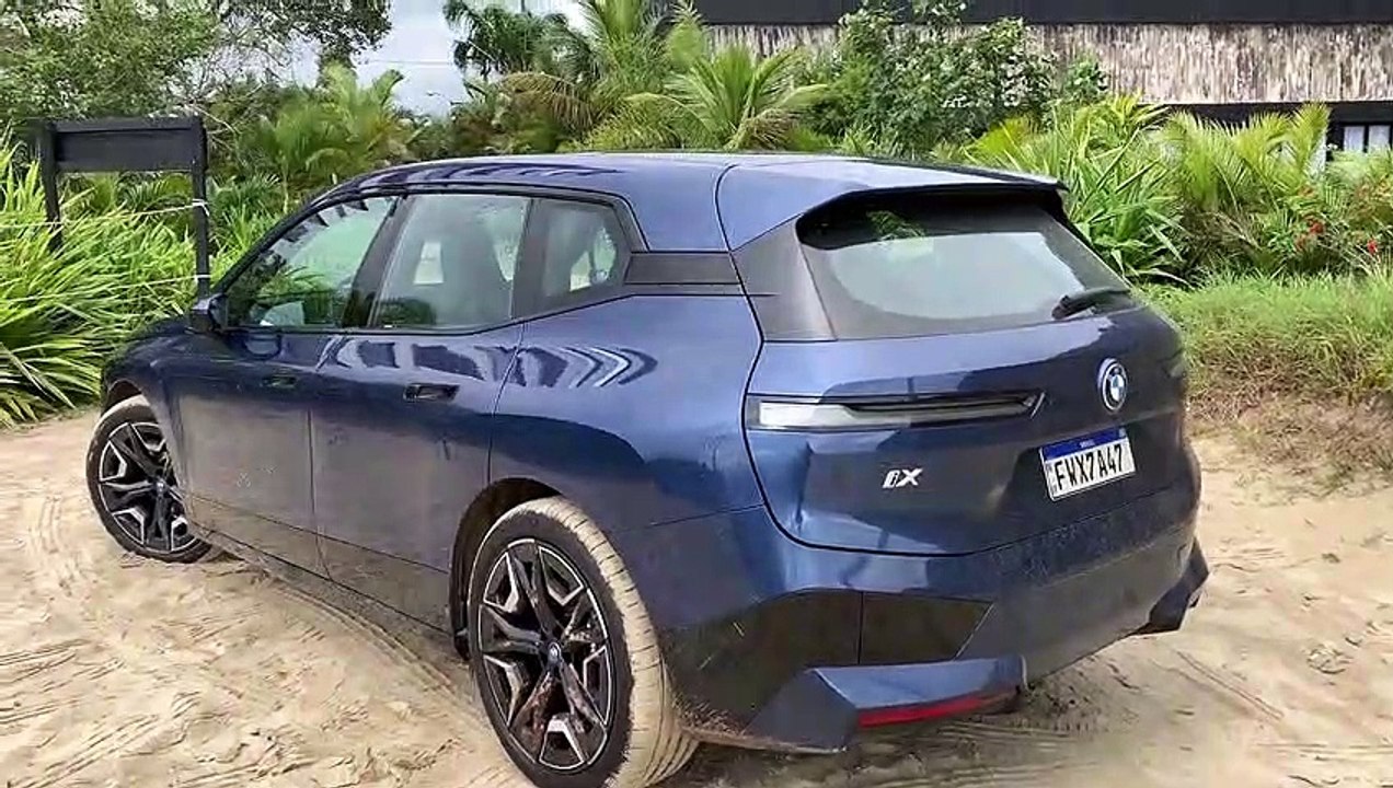 BMW iX: confira detalhes sobre o SUV elétrico