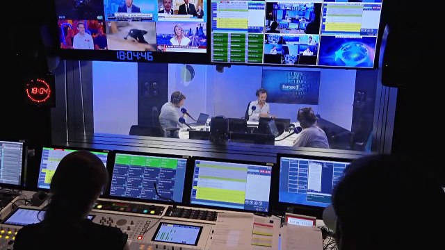 Relations France-Algérie : quels sont les enjeux de la visite d'Emmanuel Macron ?