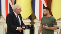Johnson recibe en Kiev la Orden de la Libertad de Ucrania