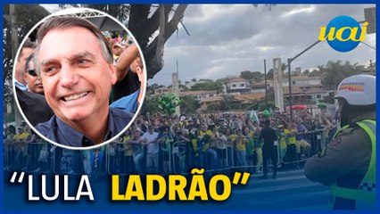 Скачать видео: Apoiadores aguardam Bolsonaro para motociata em BH